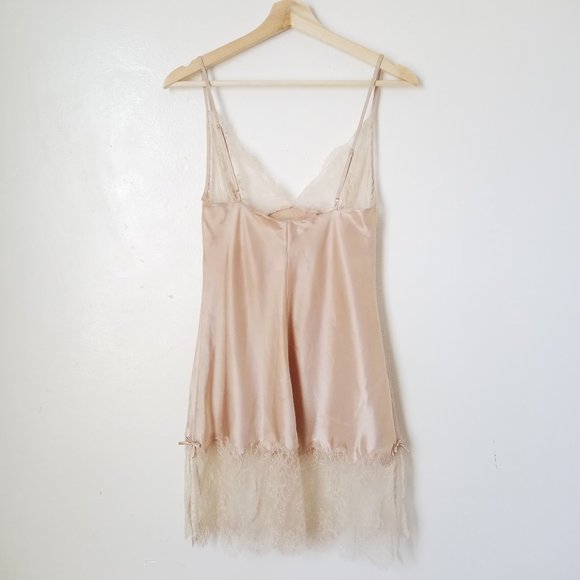 *SOLD* Victoria's Secret // VTG Nude/Beige Slip - Picture 6 of 8